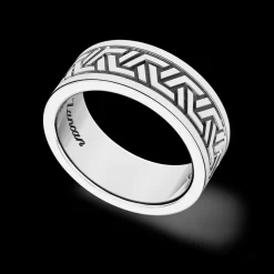 Anello a fascia Zancan in argento.
