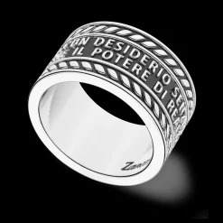 Anello a fede Zancan in argento con scritta.