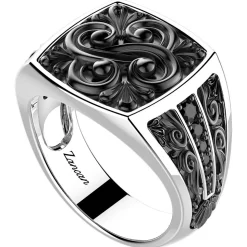 Anello chevalier Zancan in argento e pietre nere.
