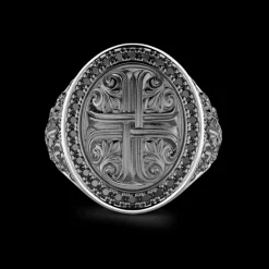Anello Zancan in argento con pietre nere.