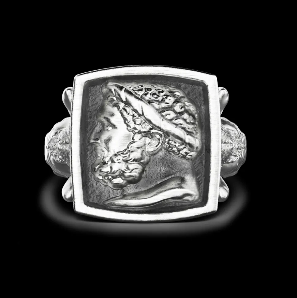 Anello Zancan in argento con adone.