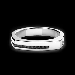 Anello Zancan in argento con pietre nere.