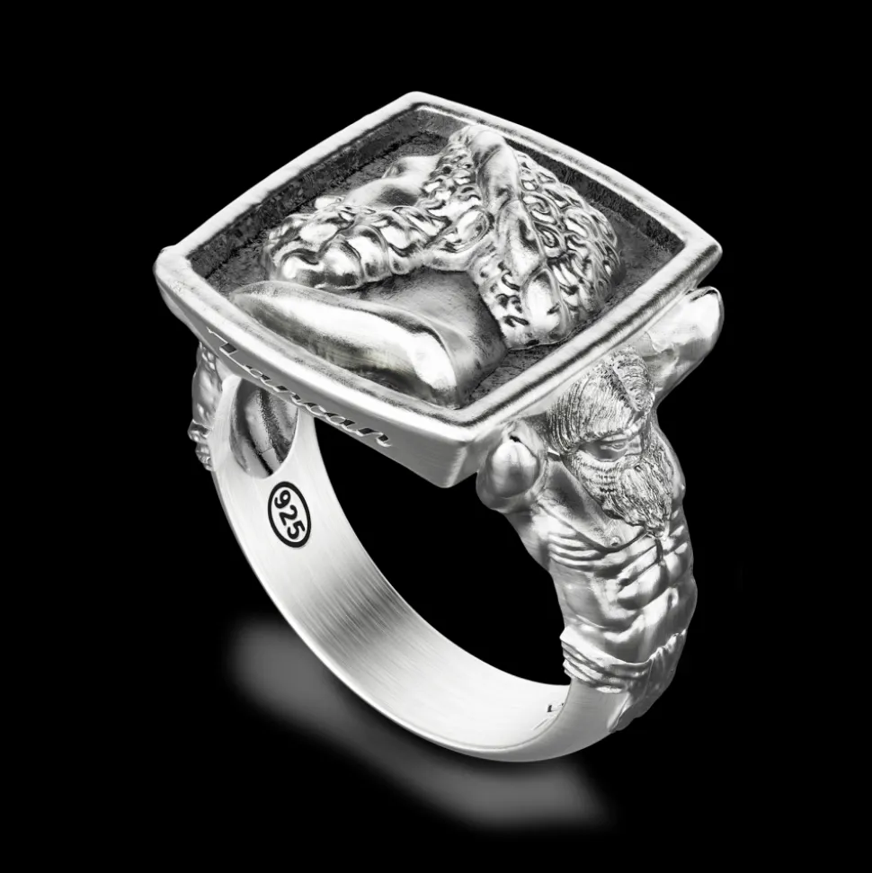 Anello Zancan in argento con adone.