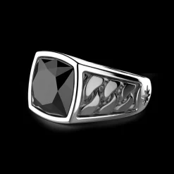Anello Zancan in argento con pietra nera.