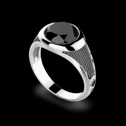 Anello Zancan in argento con pietra nera.