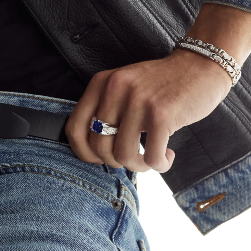 Anello Zancan in oro 18kt con zaffiro blu.