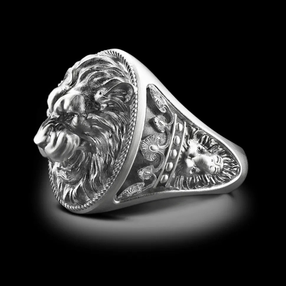 Anello Zancan leone in argento con finitura vintage.