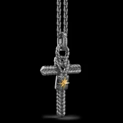 Collana in argento con croce e nodo piccolo.