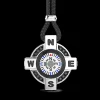 Collana Zancan con bussola bianca in argento e spinelli neri.