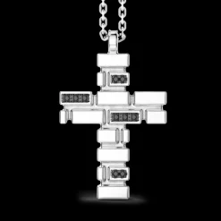 Collana Zancan in argento con pendente a croce e pietre nere.