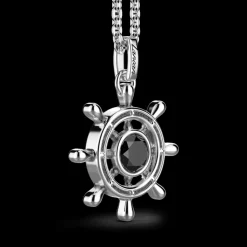 Collana Zancan in argento con pendente a timone e pietra nera.