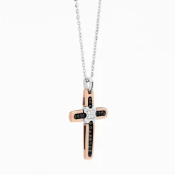 Collana Zancan in oro bianco con croce e diamanti .