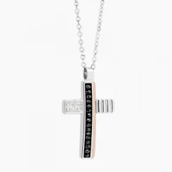 Collana Zancan in oro bianco con croce e diamanti .