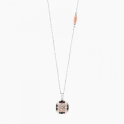 Collana  Zancan in oro bianco con iconica rosa dei venti .