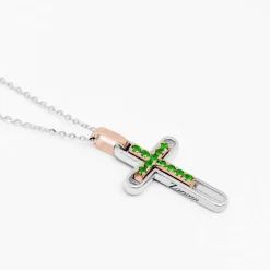 Collana zancan in oro con croce e smeraldi.