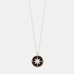 Collana  zancan in oro con pendente rosa dei venti e diamanti.