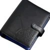 Organiser in pelle nera e interni blu.